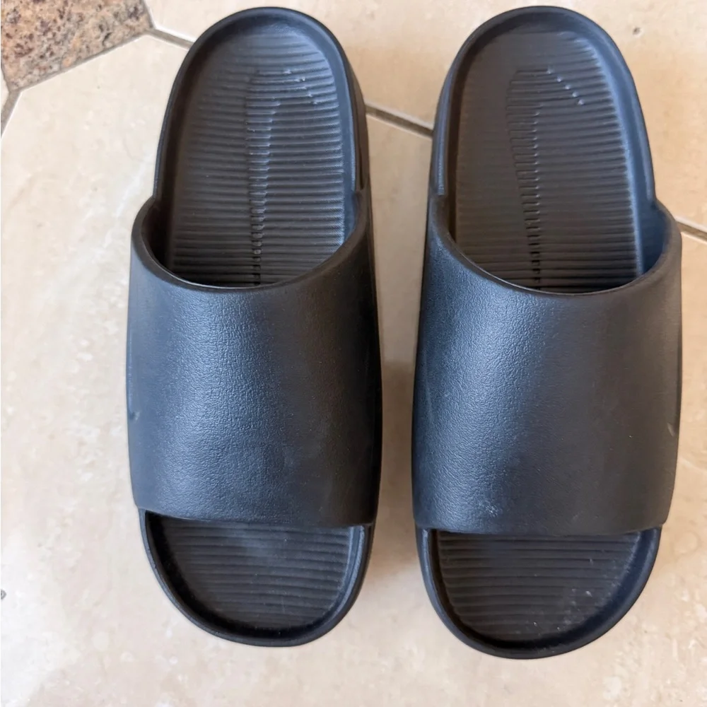 NIKE Calm Mens Slides Mens 7 Womens 8 Excellent Pre-Owned Condition - Picture 3 of 8